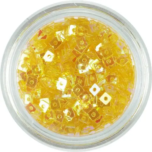 Malá ozdoba na nehty - medově zlaté čtverečky s dírkou