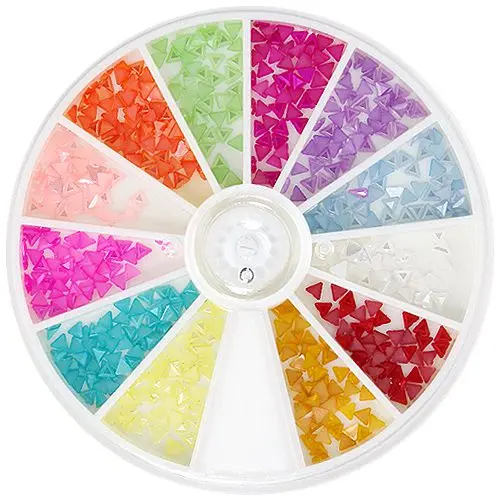 Ozdoby na nehty v boxu – trojúhelník