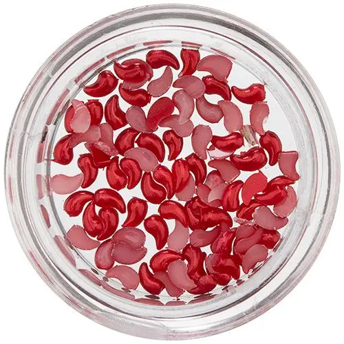 Červené zahnuté slzičky na zdobení nehtů, perleť